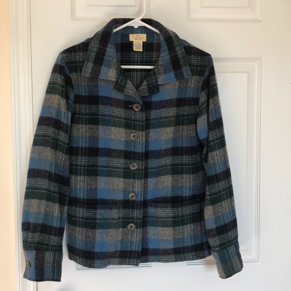 Sold🎈Nice jacket with two brockets. Great condition!